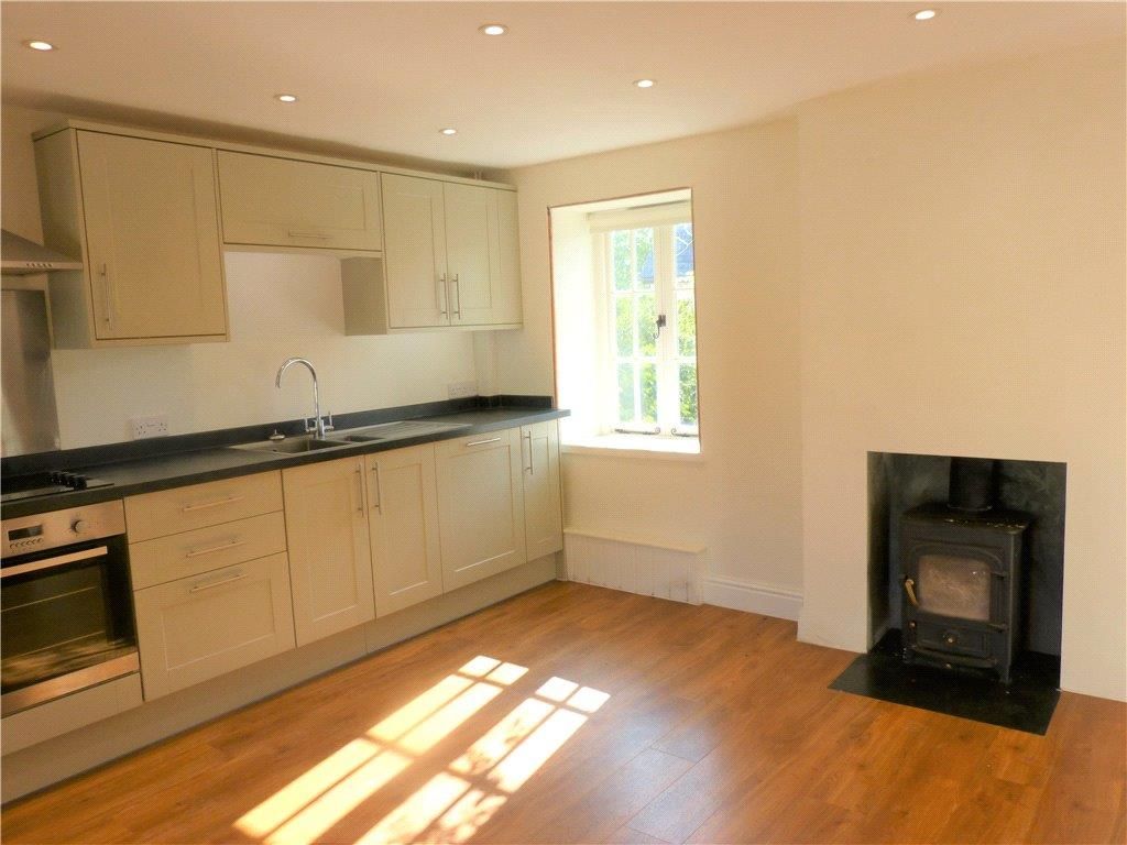 Property photo 3 of 6 Kitchen