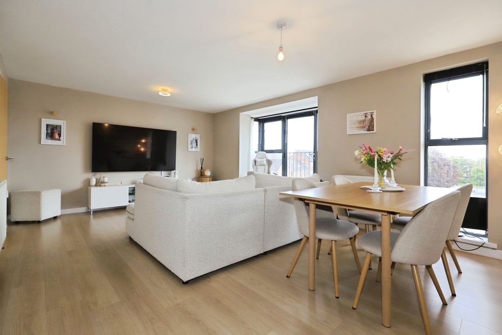 Property photo 1 of 19 Pbox-Img.Jpg