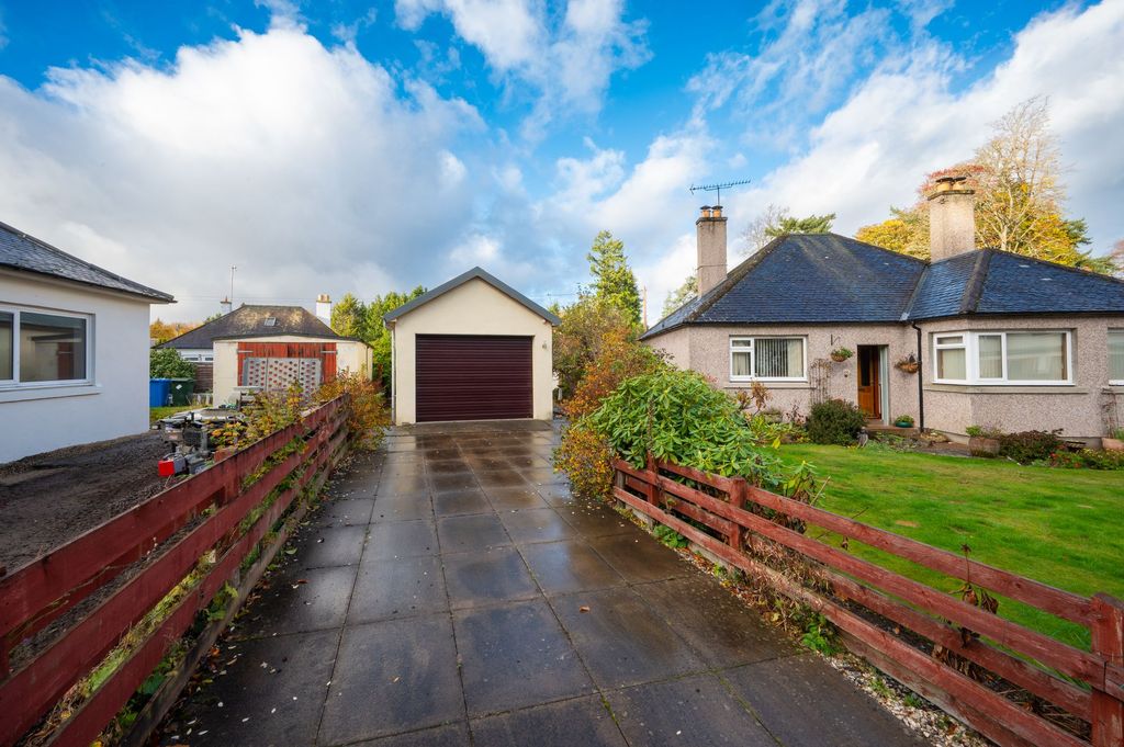 Property photo 2 of 29