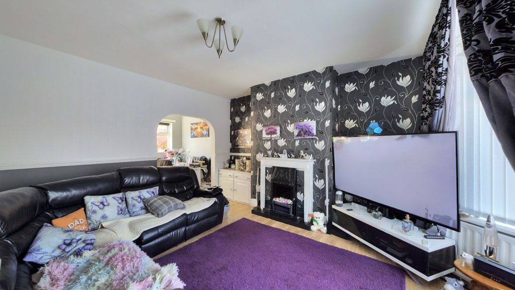 Property photo 2 of 24