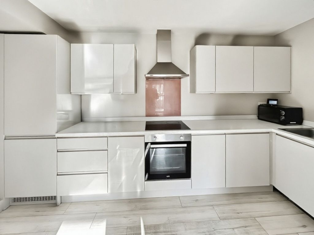 Property photo 2 of 38