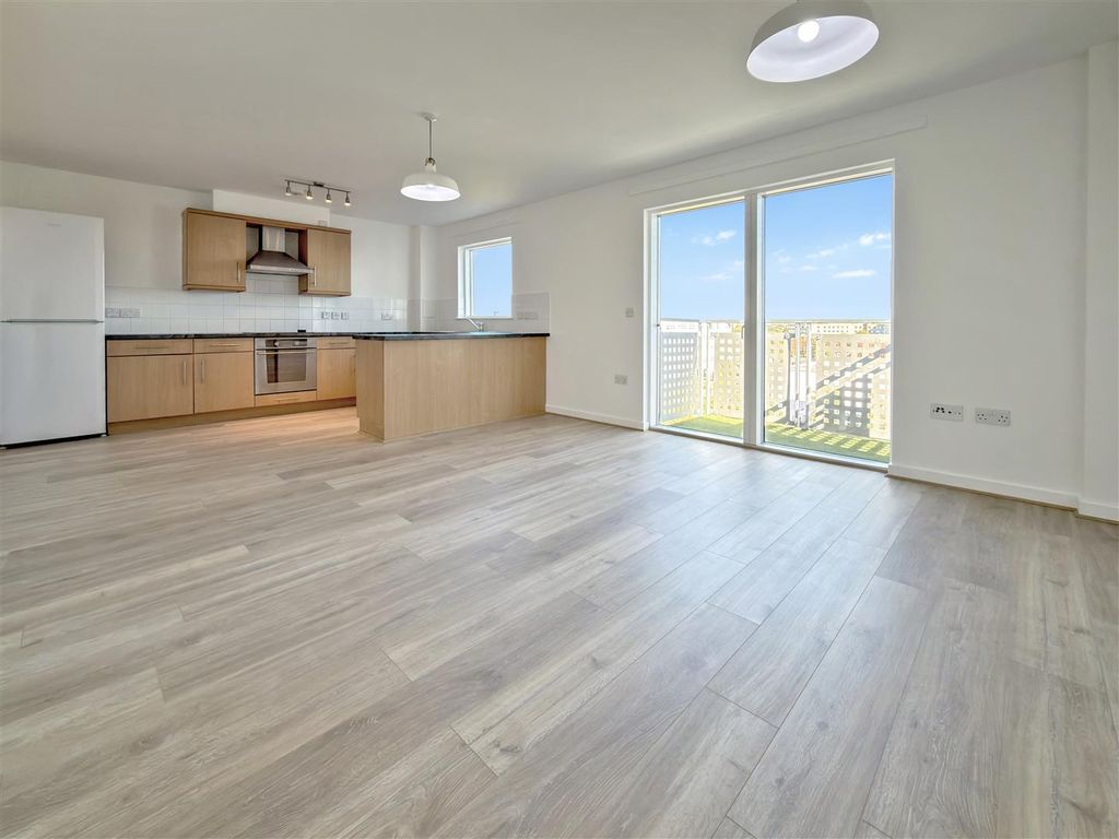 Property photo 1 of 10 Lounge.Jpeg