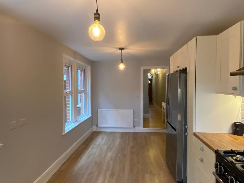 Property photo 3 of 13 Kitchen