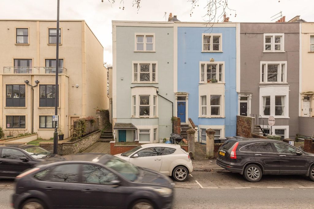 Property photo 2 of 19 Char6145.Jpg