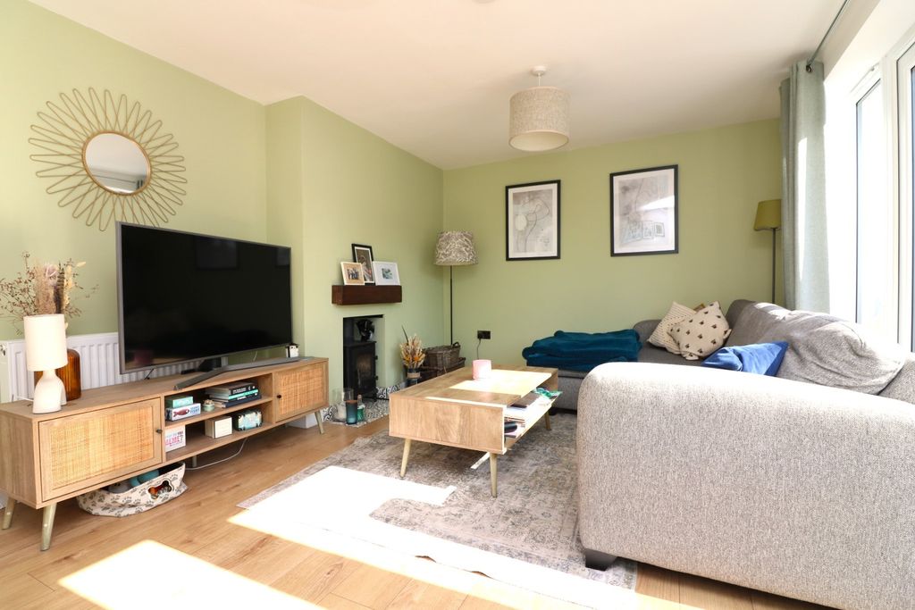 Property photo 2 of 22 4533293