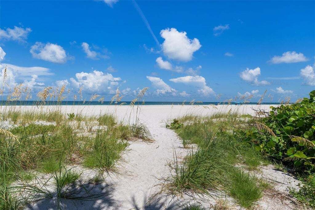 Property photo 1 of 3