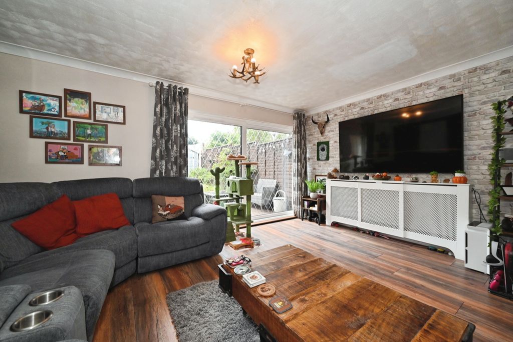 Property photo 3 of 13