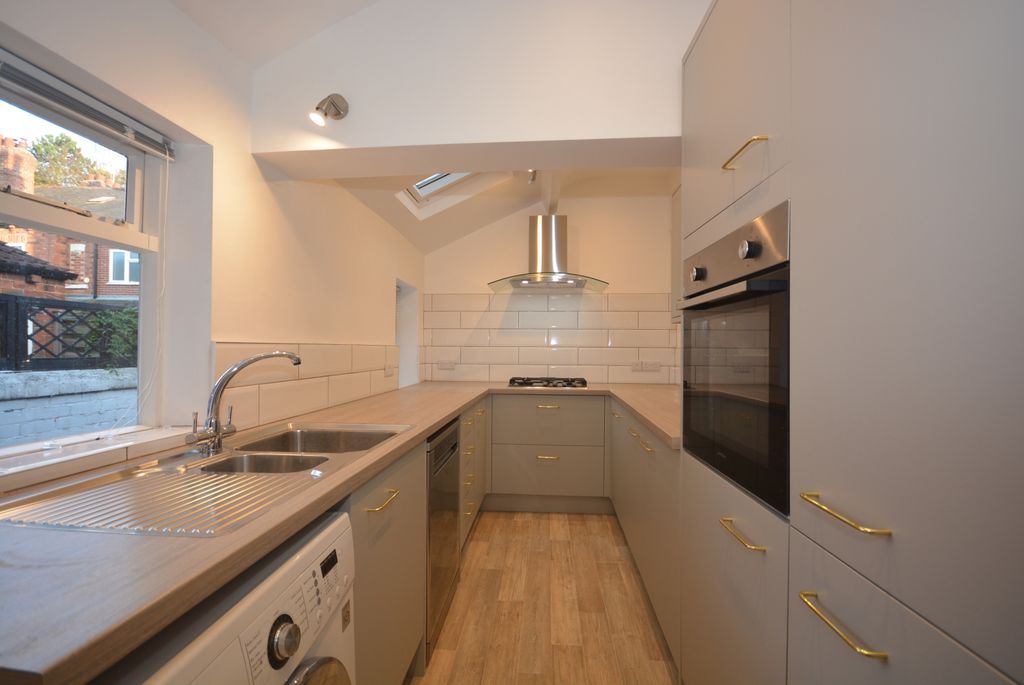 Property photo 2 of 13 Kitchen 1