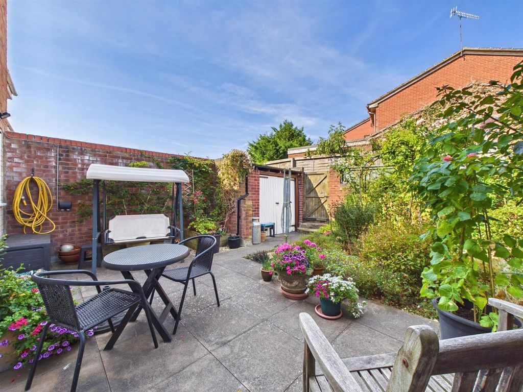 Property photo 3 of 21 Gar2.Jpg