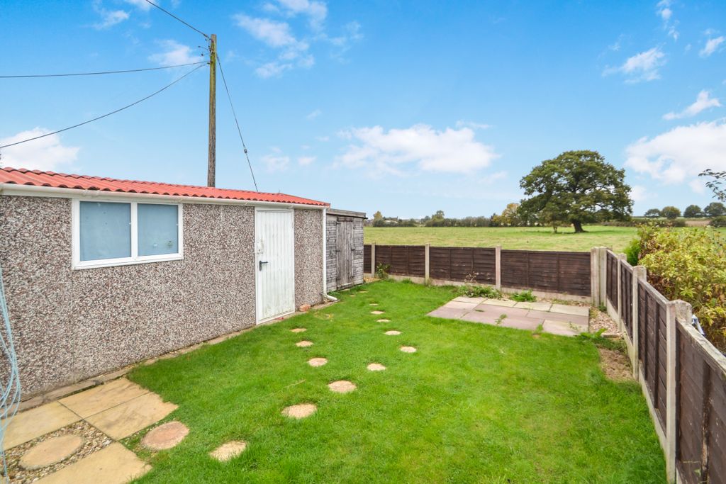 Property photo 2 of 15 Garden With Views Over Countryside