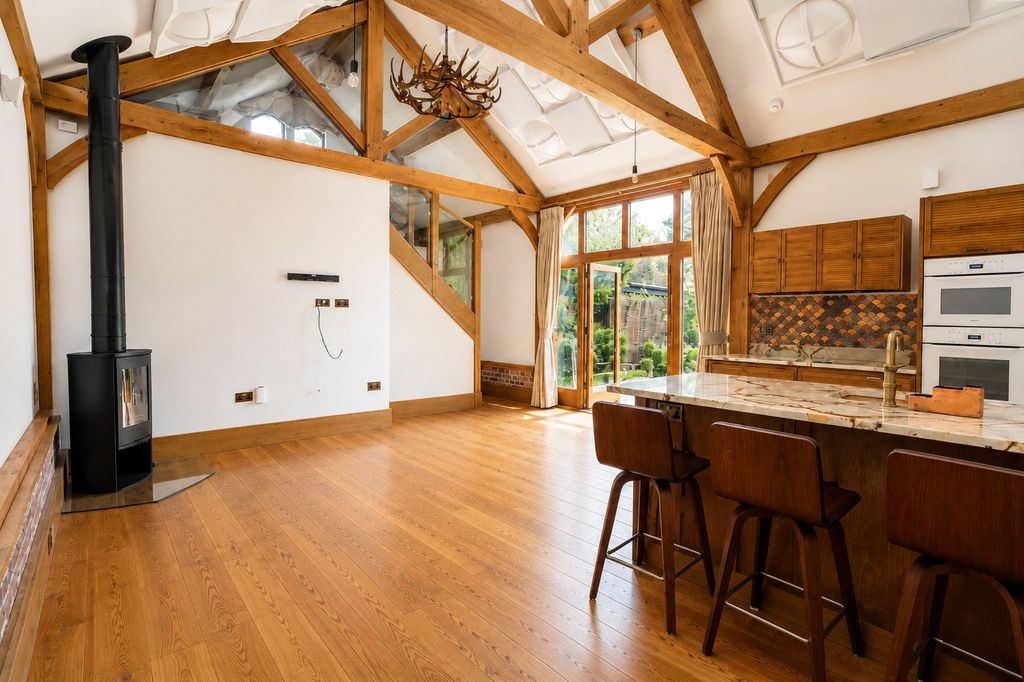 Property photo 2 of 21 Picture No. 57