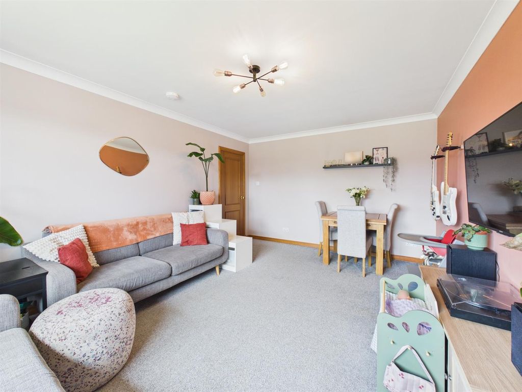 Property photo 3 of 14 Cam03924G0-Pr0033-Still005.Jpg