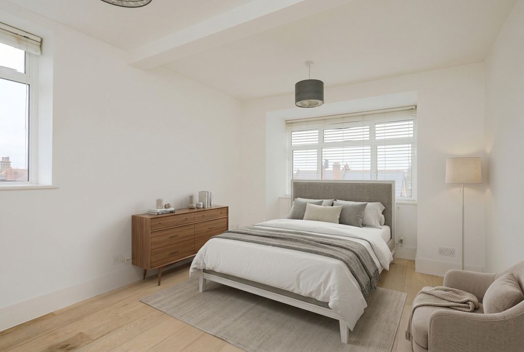 Property photo 2 of 12 Picture No. 21