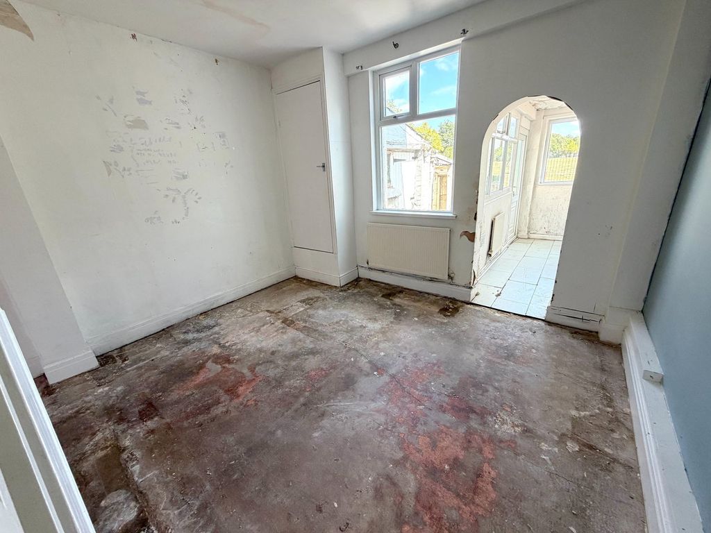 Property photo 3 of 22