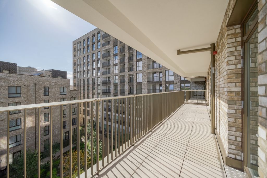 Property photo 3 of 19 Balcony