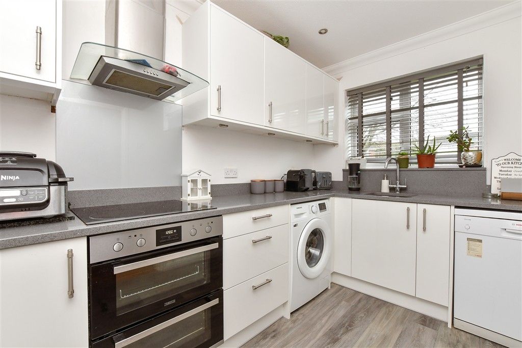 Property photo 2 of 12 Kitchen