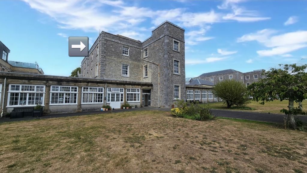 Property photo 1 of 14 Pryn Court