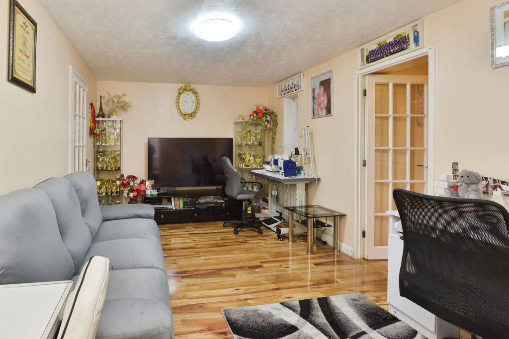 Property photo 3 of 19