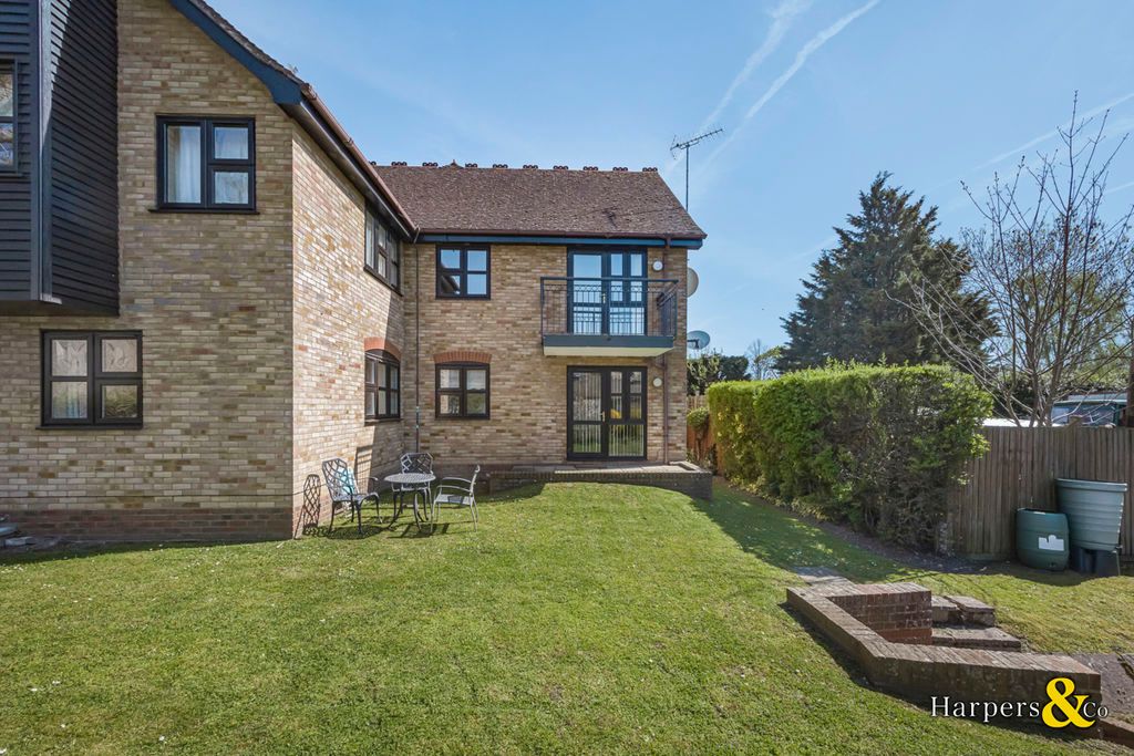 Property photo 1 of 14 Photo 10