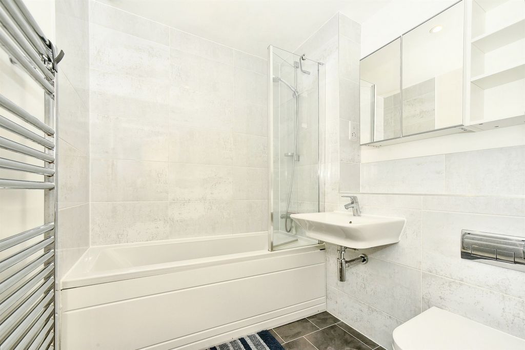 Additional image 7 of 2 bed flat for saleWilliam Morris Way, Tadpole Garden Village, Swindon SN25