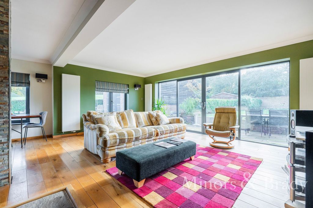 Property photo 3 of 25