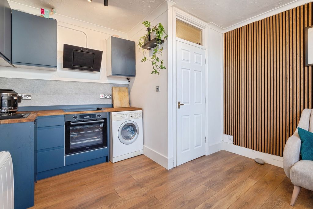 Property photo 3 of 14 Pbox-Img.Jpg