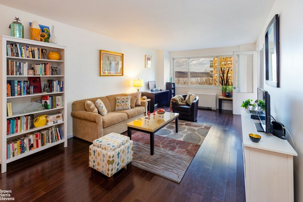 Property photo 3 of 9 <Alttext/>
