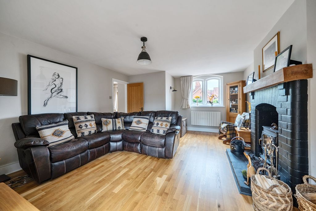 Property photo 2 of 18