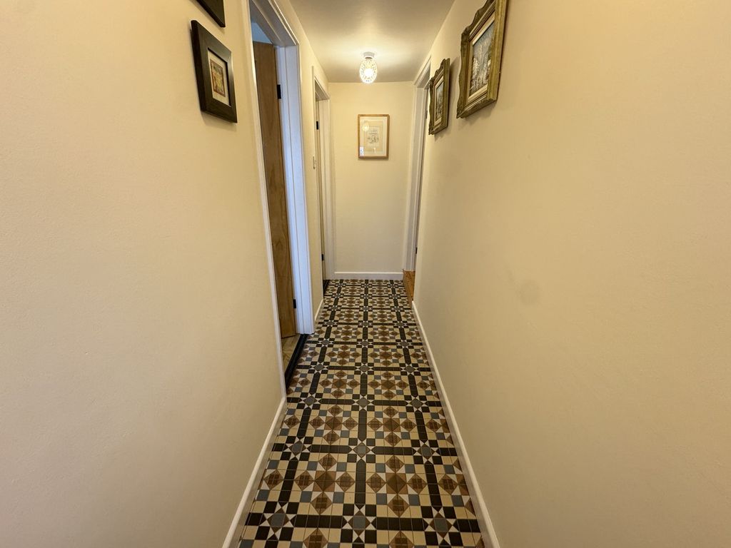 Property photo 3 of 28