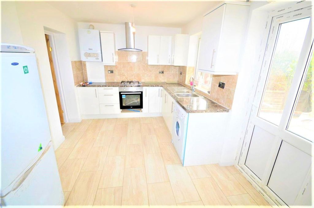 Property photo 1 of 3 Hilltop Ig10
