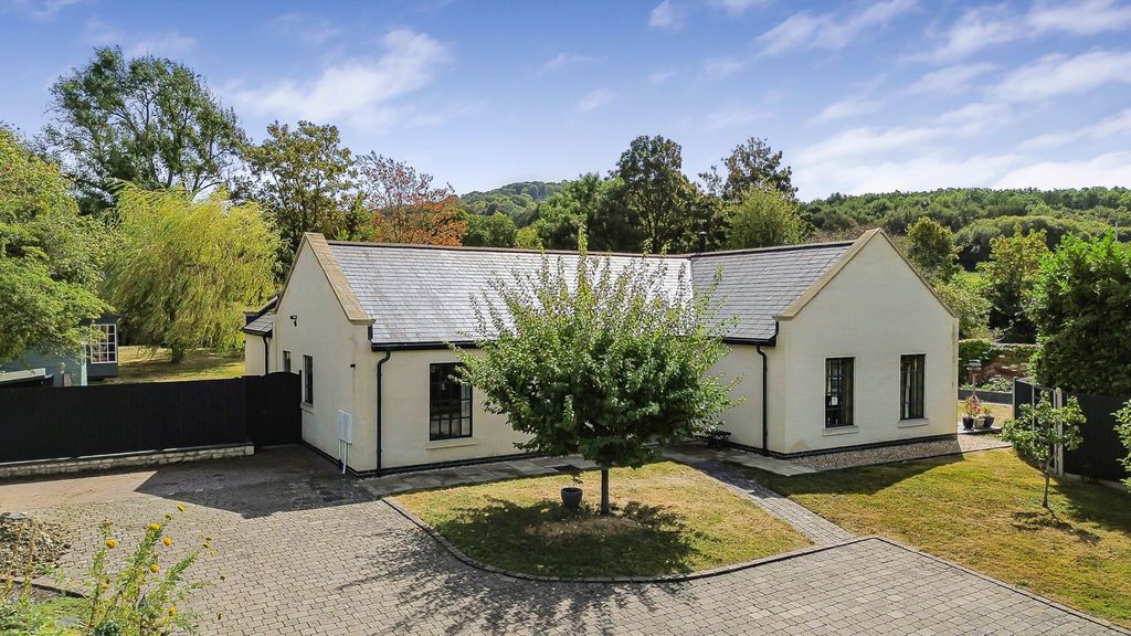 Property photo 1 of 33