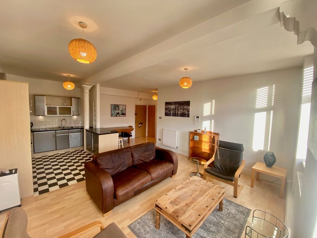 Property photo 2 of 10