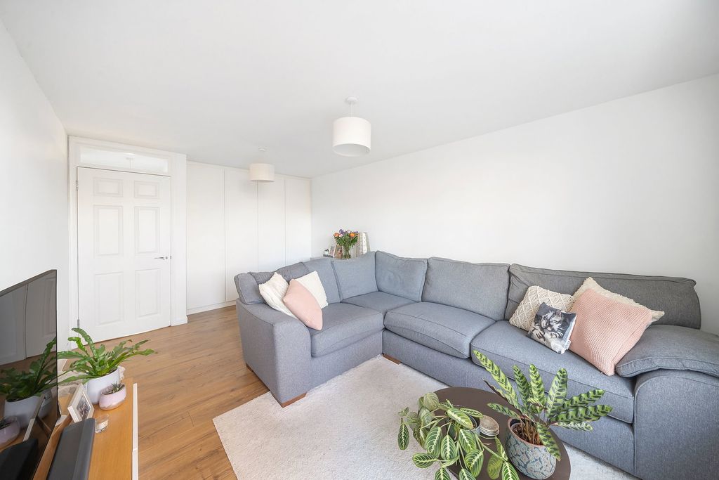 Property photo 3 of 20