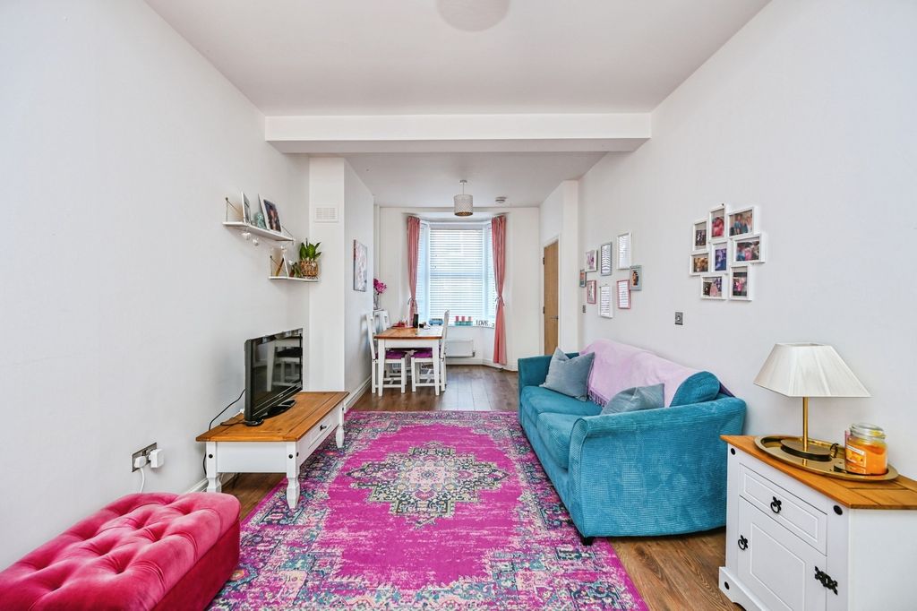 Property photo 2 of 15 Pbox-Img.Jpg