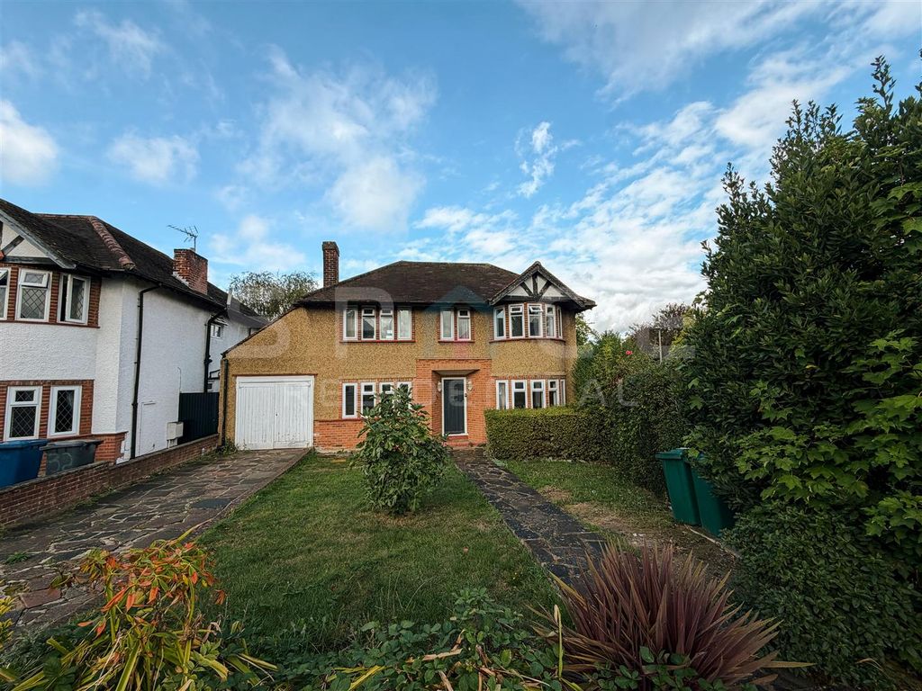 Property photo 1 of 27 0Af65227-d2d2-45A3-8Ad4-301B439A5F21-1.Jpg