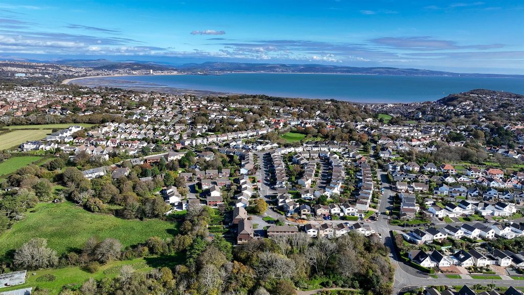 Property photo 2 of 25 Photo 2-522.Jpg