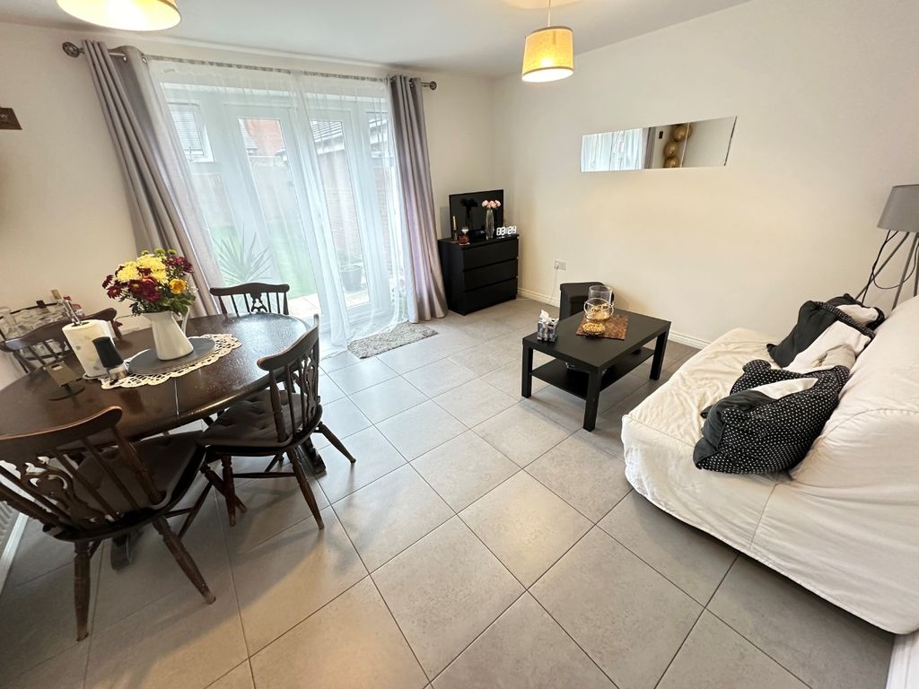 Property photo 3 of 10 2891174