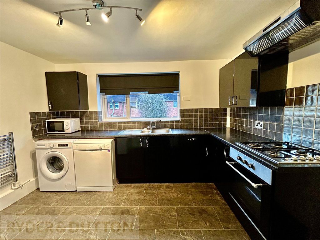 Property photo 3 of 15 Kitchen