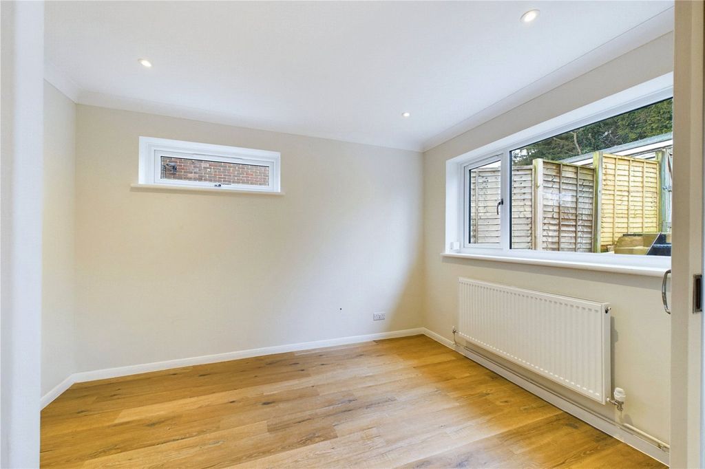 Property photo 3 of 17 Dining Room