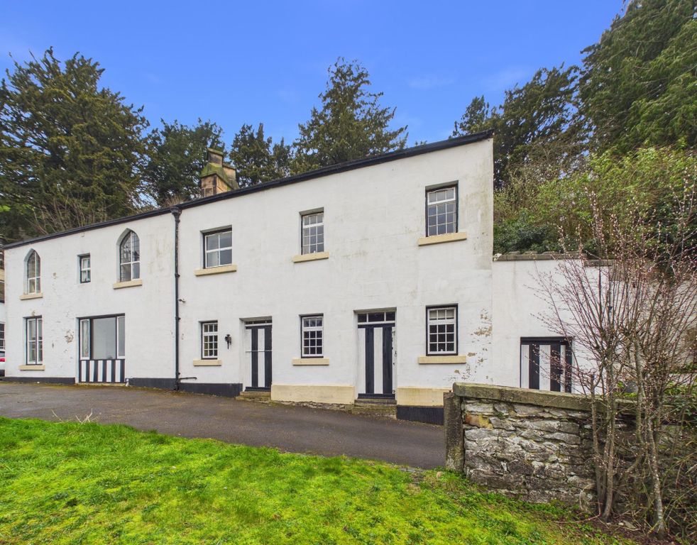 Property photo 1 of 36