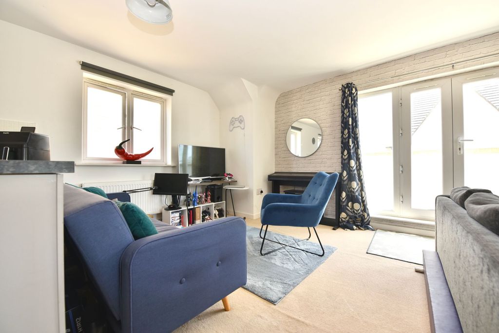 Property photo 3 of 10