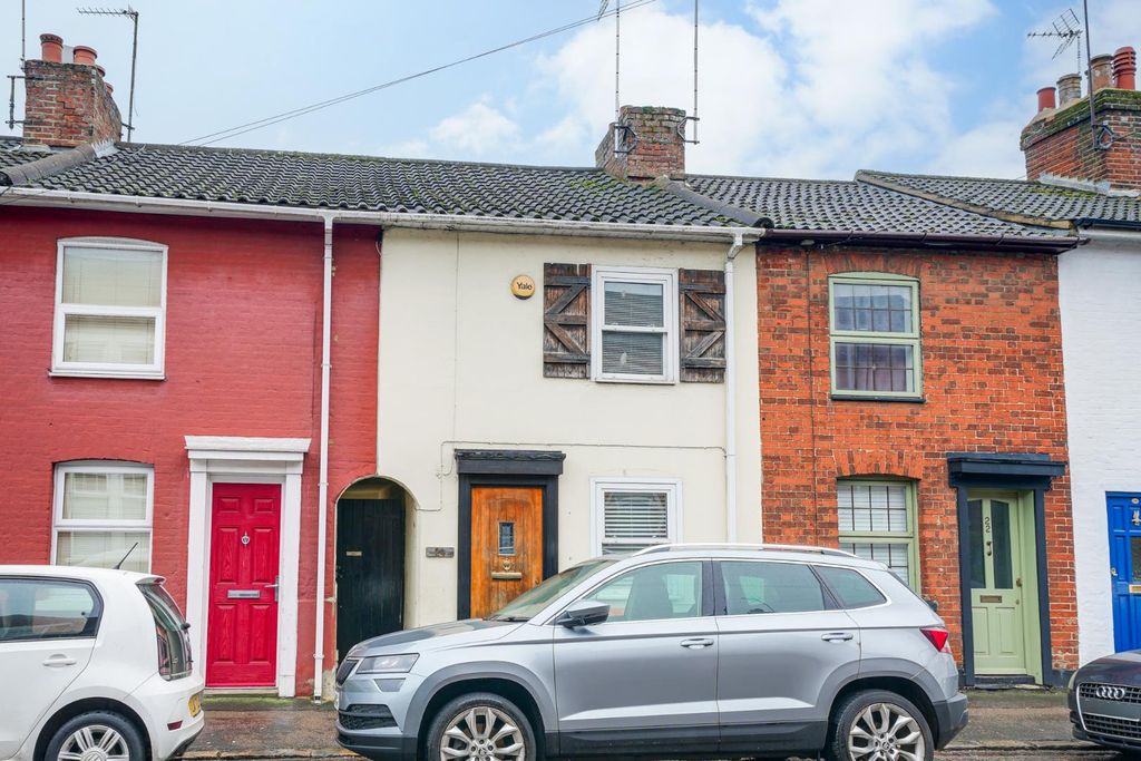 Property photo 1 of 18