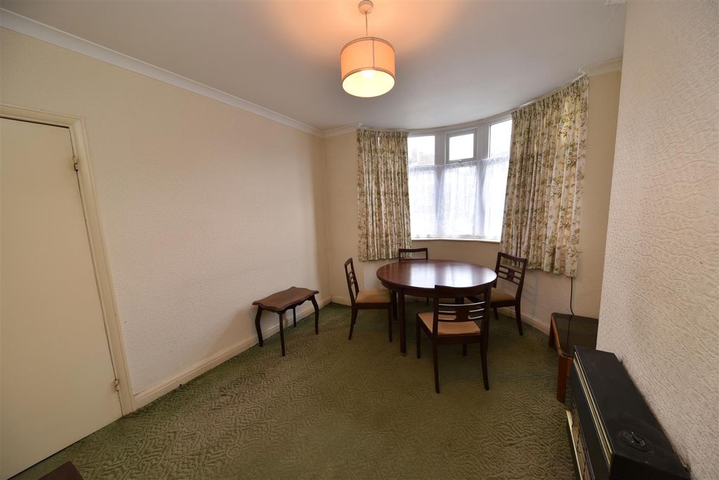 Property photo 3 of 14 Dining 2.Jpg