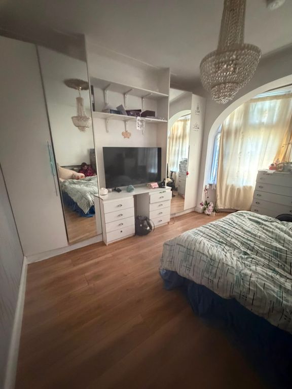 Property photo 2 of 7 A1B664A7-45Bb-493B-9Cff-0cc6323B6d4c