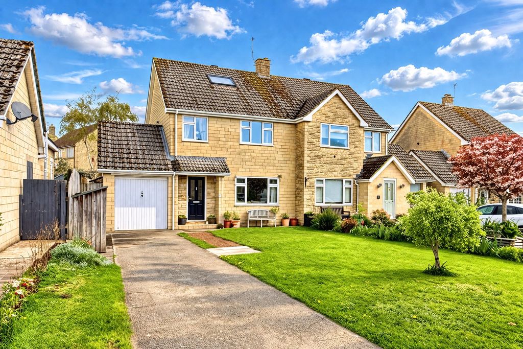 Property photo 1 of 14 External