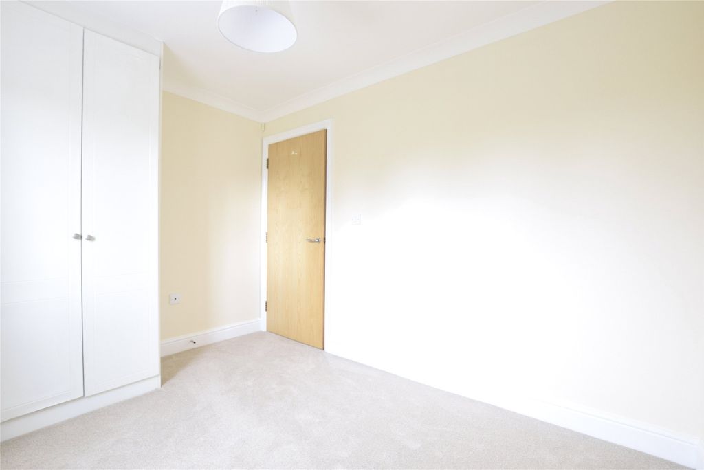 Property photo 2 of 9 Bedroom