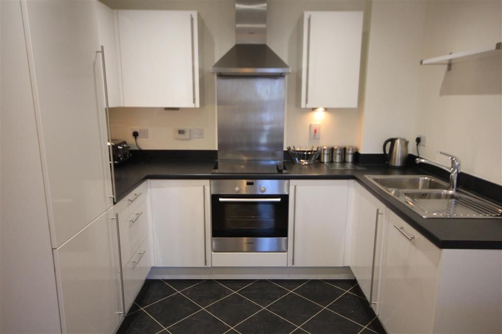 Property photo 3 of 6 Kitchen