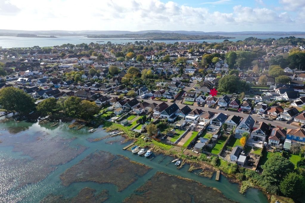 Property photo 2 of 27