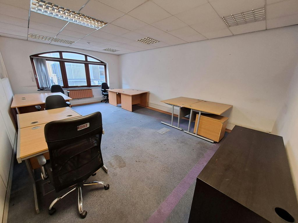 Property photo 3 of 9 1000015192.Jpg