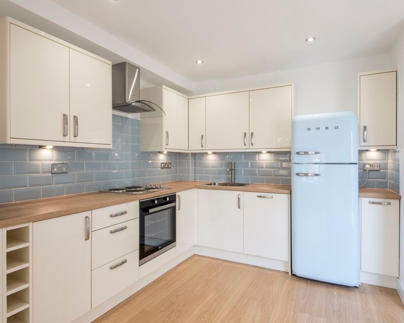 Property photo 3 of 28 Photo 6